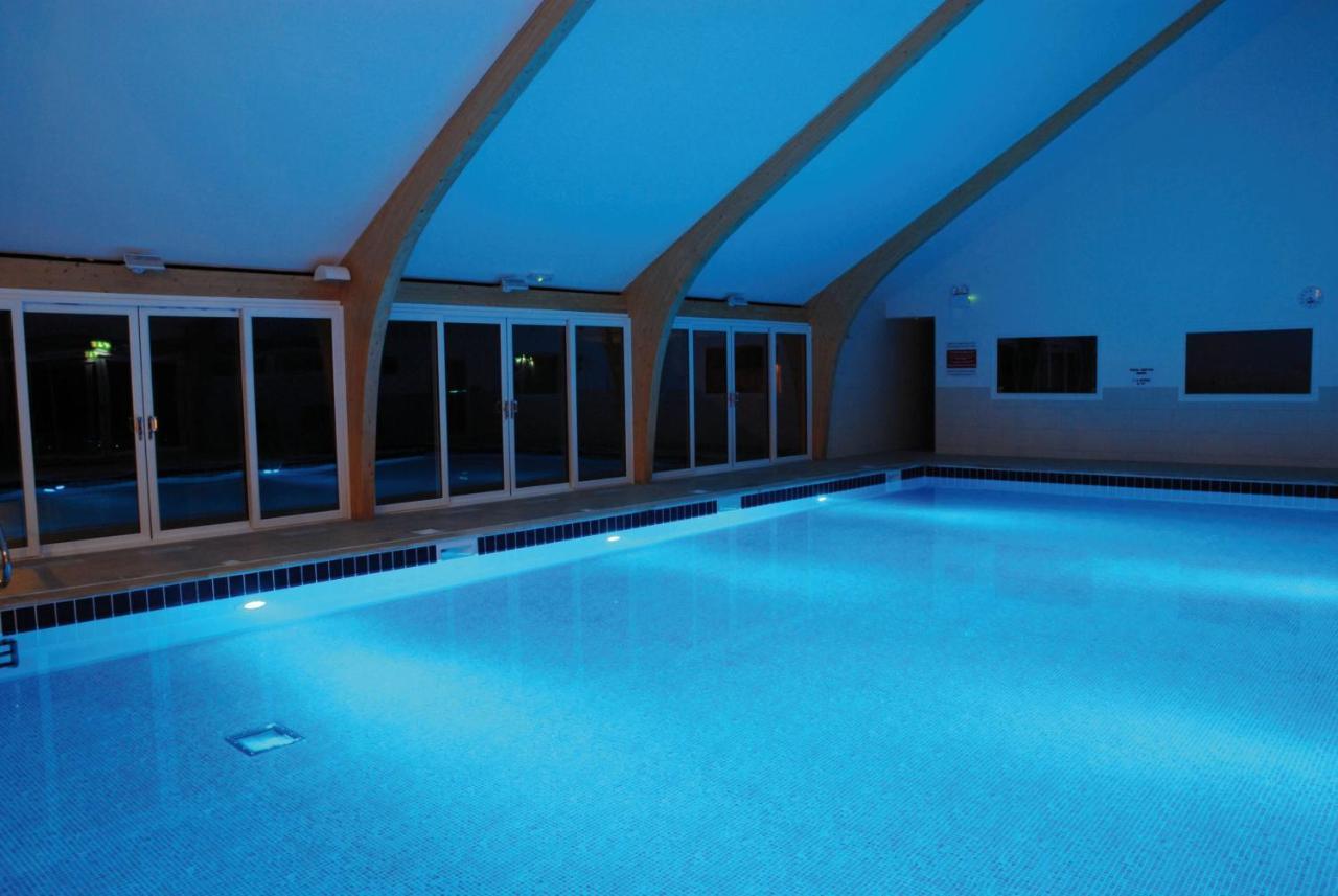 Kingfisher Hot Tub & Log Burner House On Premium Lakeside With Resort Facilities 세인트컬럼메이져 외부 사진
