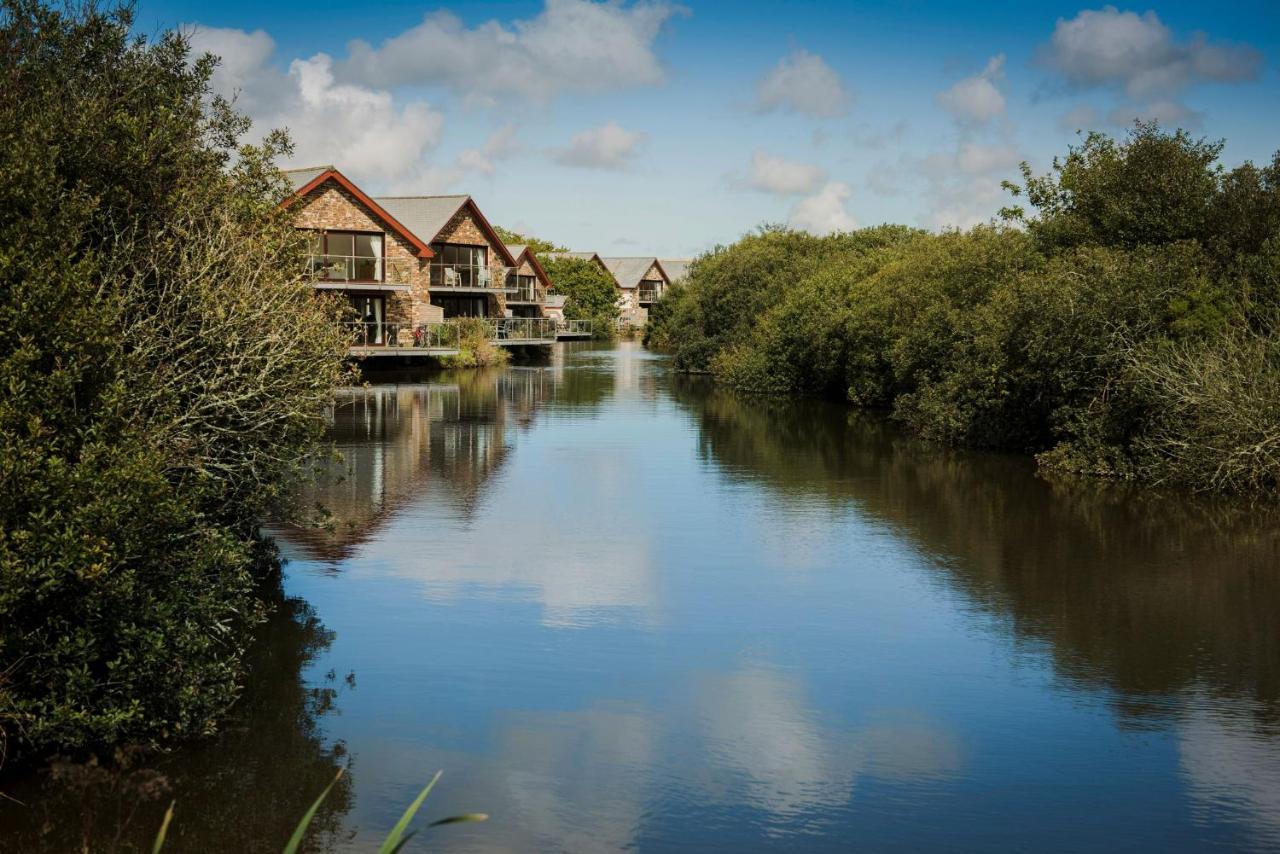 Kingfisher Hot Tub & Log Burner House On Premium Lakeside With Resort Facilities 세인트컬럼메이져 외부 사진