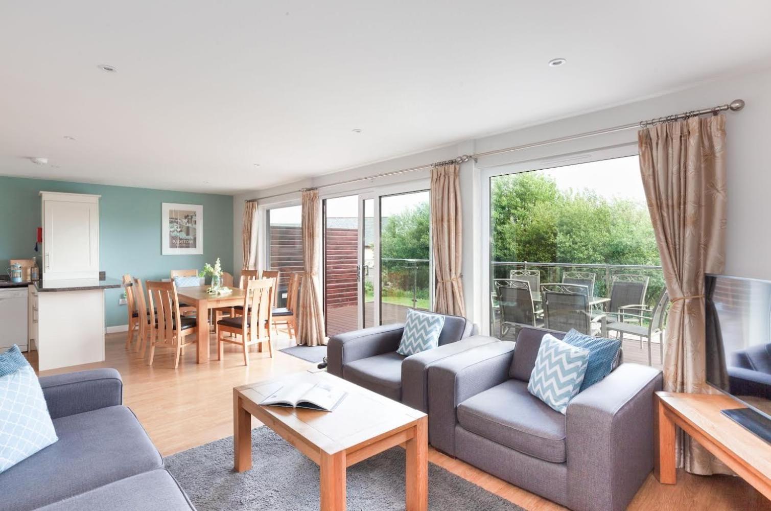 Kingfisher Hot Tub & Log Burner House On Premium Lakeside With Resort Facilities 세인트컬럼메이져 외부 사진